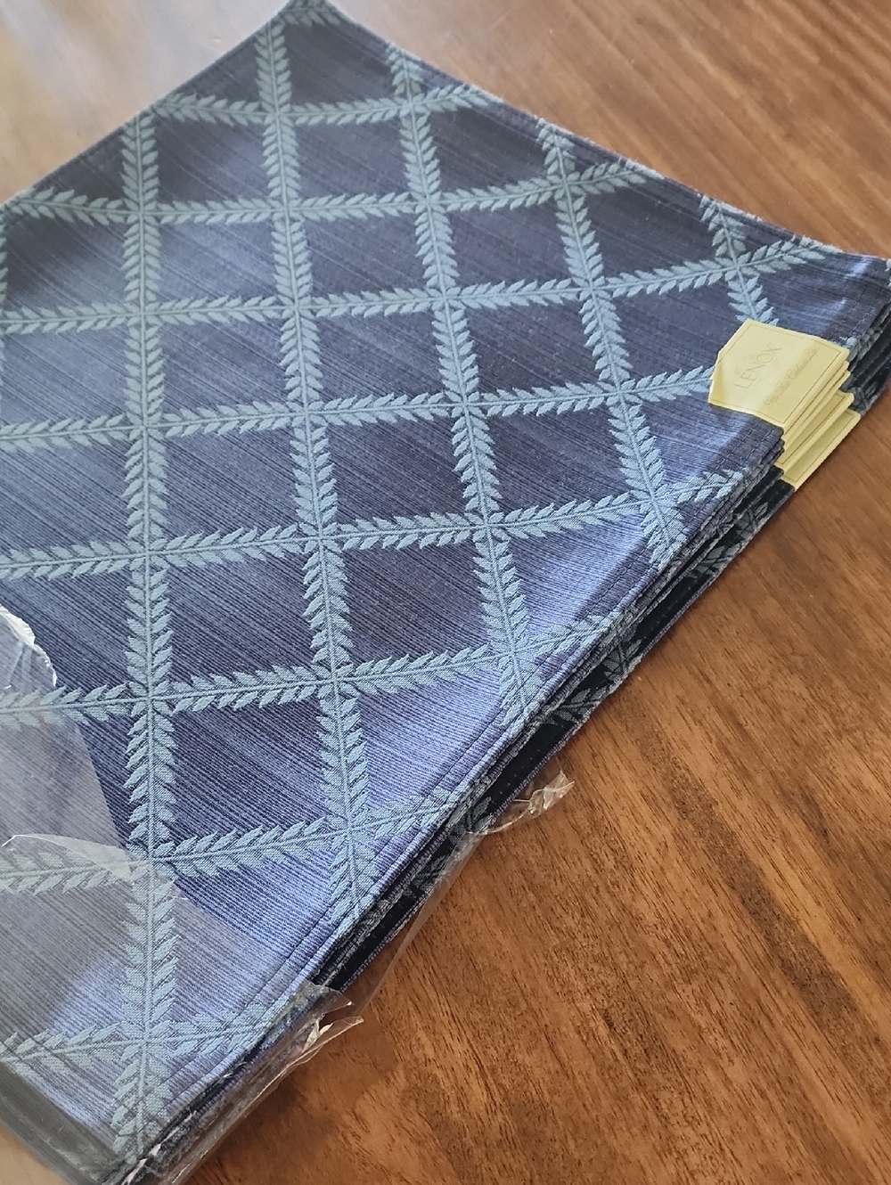 NWT Lenox Navy Table Runner with Woven Leaf Lattice